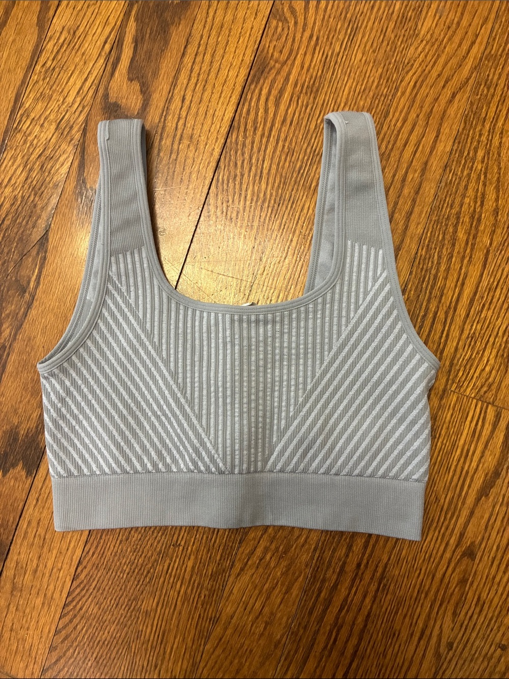 Fabletics Seamless Light Gray Ribbed Scoop Sports Bra size S